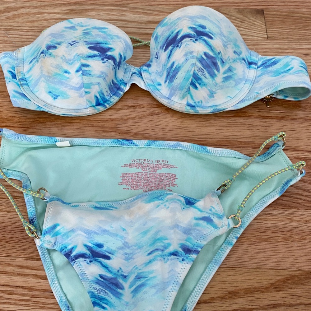 VICTORIA’S SECRET bikini